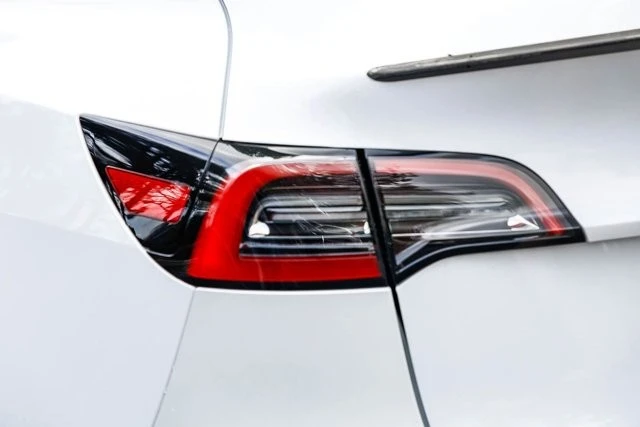 2023 Tesla Model Y - Image 8 of 12