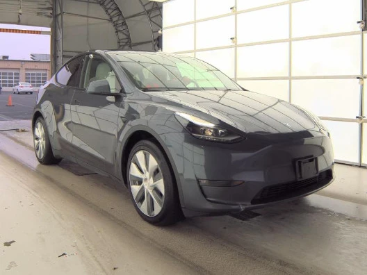 2023 Tesla Model Y - Image 2 of 7