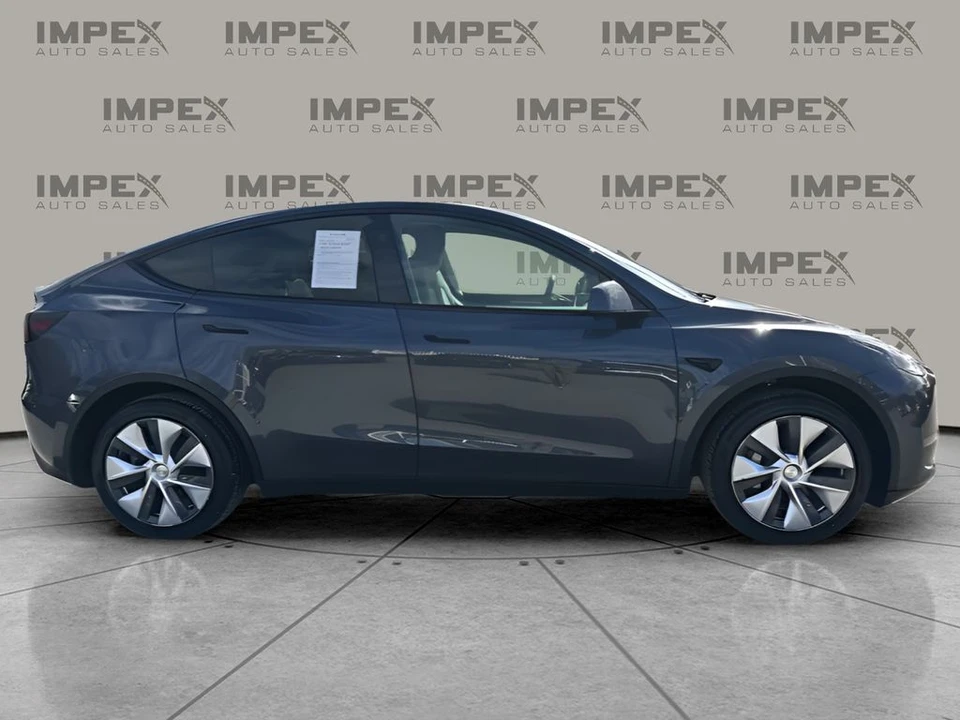 2023 Tesla Model Y - Image 6 of 12