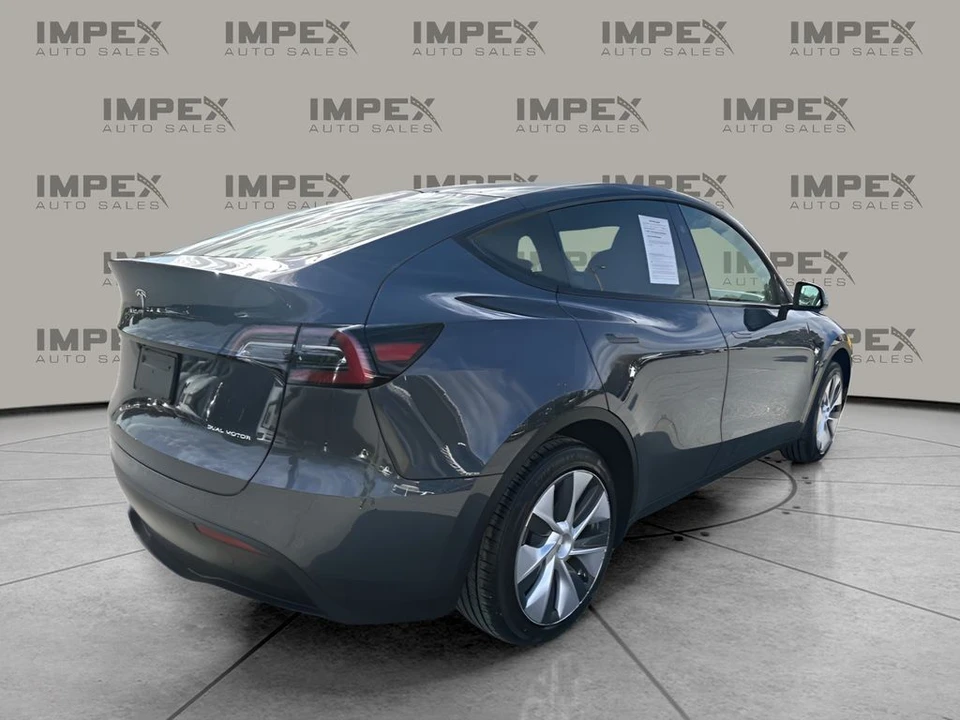 2023 Tesla Model Y - Image 5 of 12