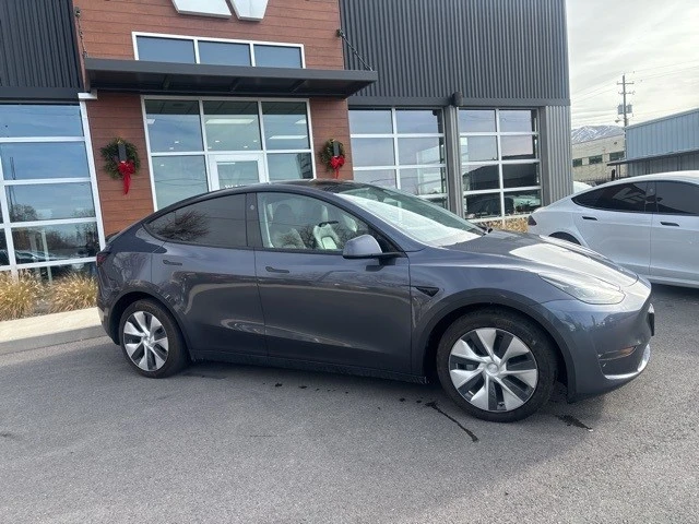 2023 Tesla Model Y - Image 9 of 21