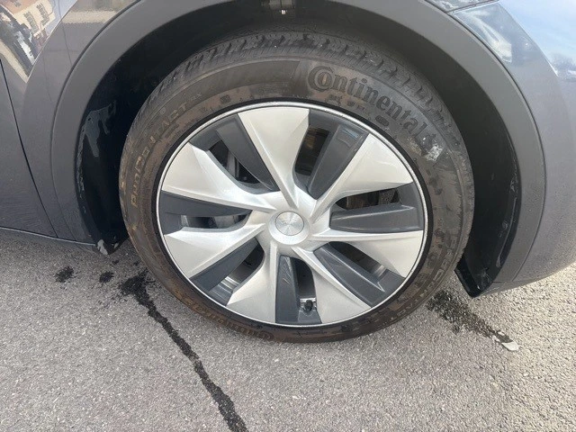 2023 Tesla Model Y - Image 10 of 21