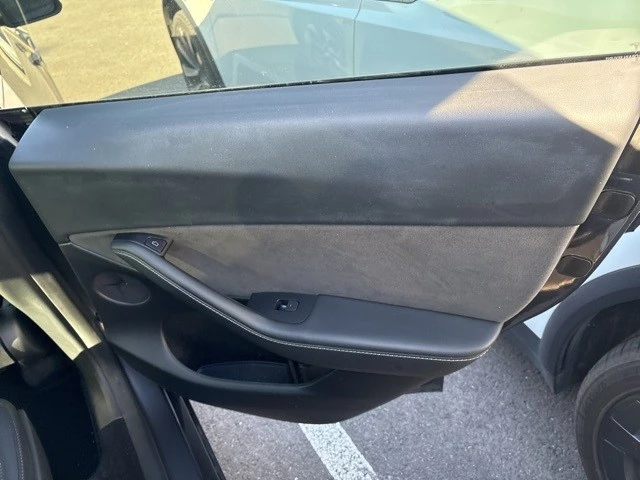 2023 Tesla Model Y - Image 19 of 21