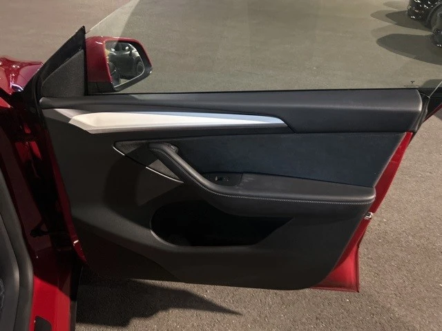 2023 Tesla Model Y - Image 20 of 21