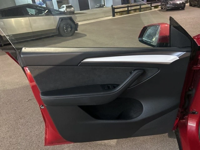 2023 Tesla Model Y - Image 10 of 21