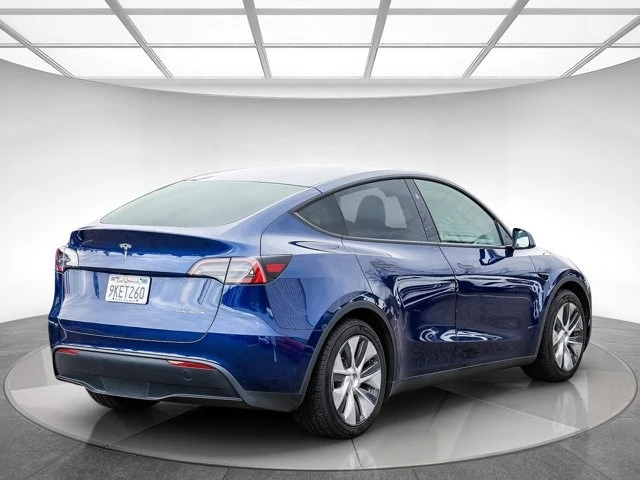 2023 Tesla Model Y - Image 3 of 12