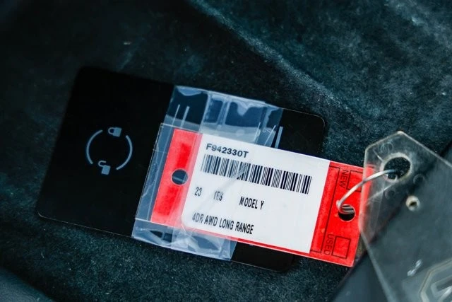 2023 Tesla Model Y - Image 7 of 12