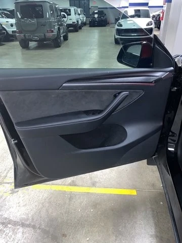 2023 Tesla Model Y - Image 9 of 16
