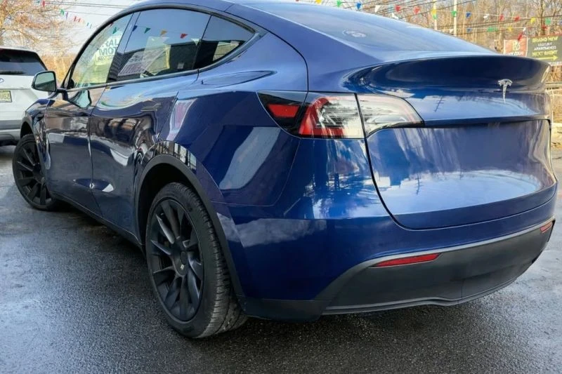 2023 Tesla Model Y - Image 3 of 12