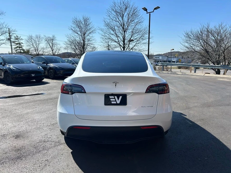 2023 Tesla Model Y - Image 6 of 17