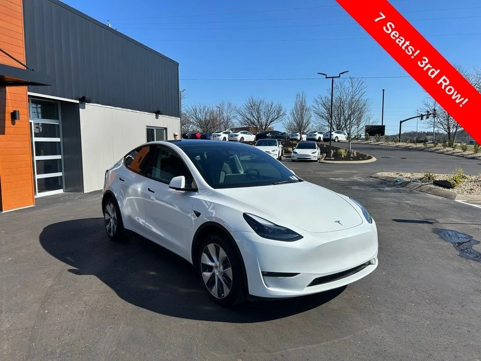 2023 Tesla Model Y - Image 3 of 17