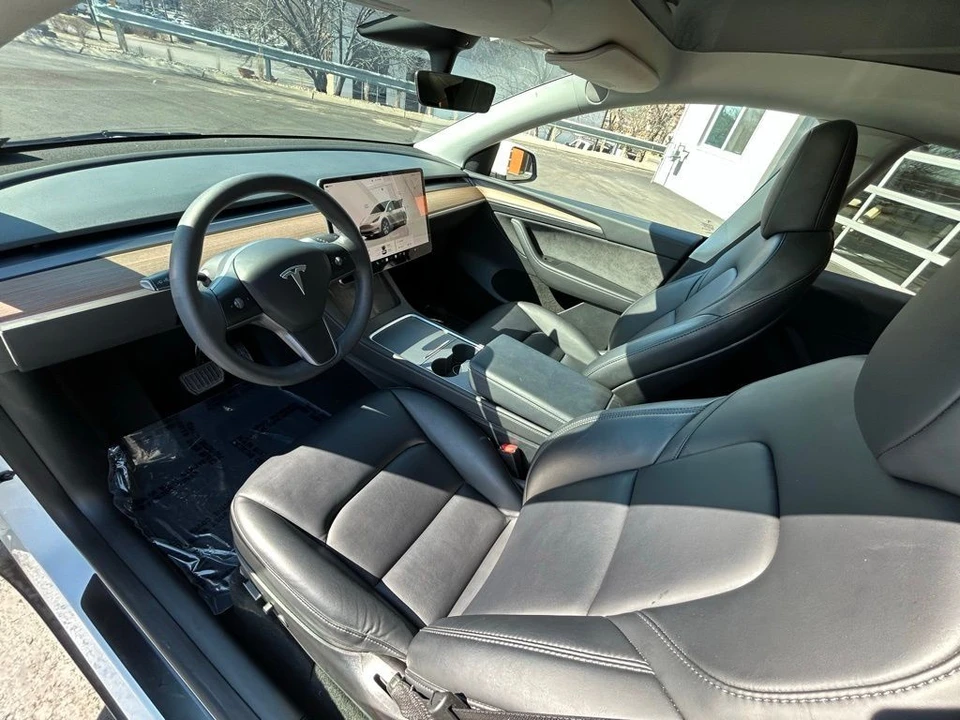 2023 Tesla Model Y - Image 15 of 17