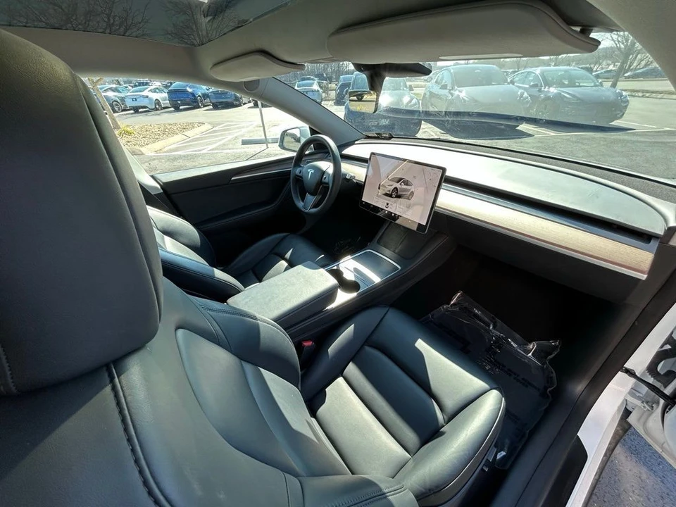 2023 Tesla Model Y - Image 13 of 17