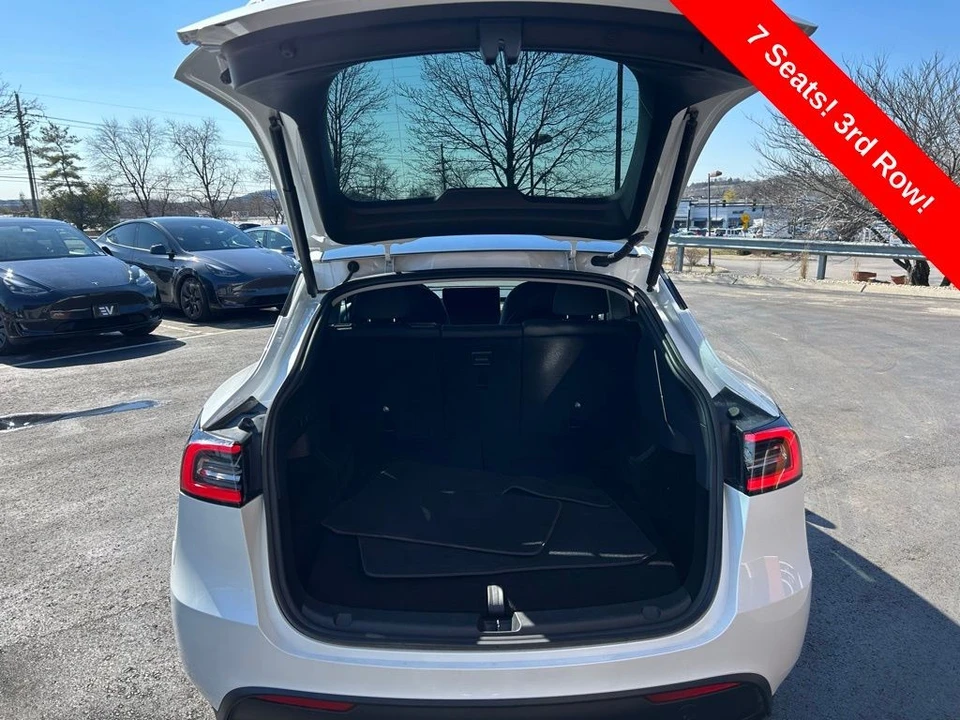 2023 Tesla Model Y - Image 7 of 17