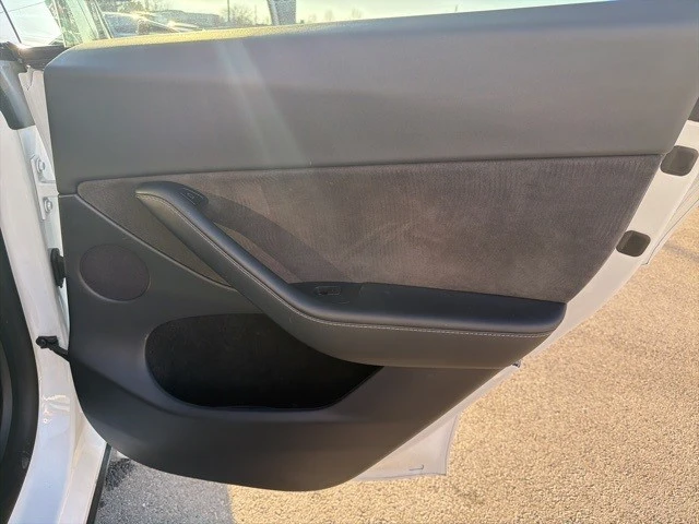 2023 Tesla Model Y - Image 18 of 21