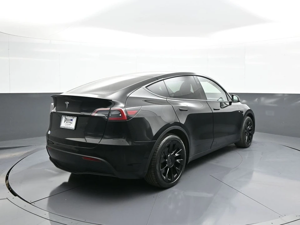 2023 Tesla Model Y - Image 6 of 21