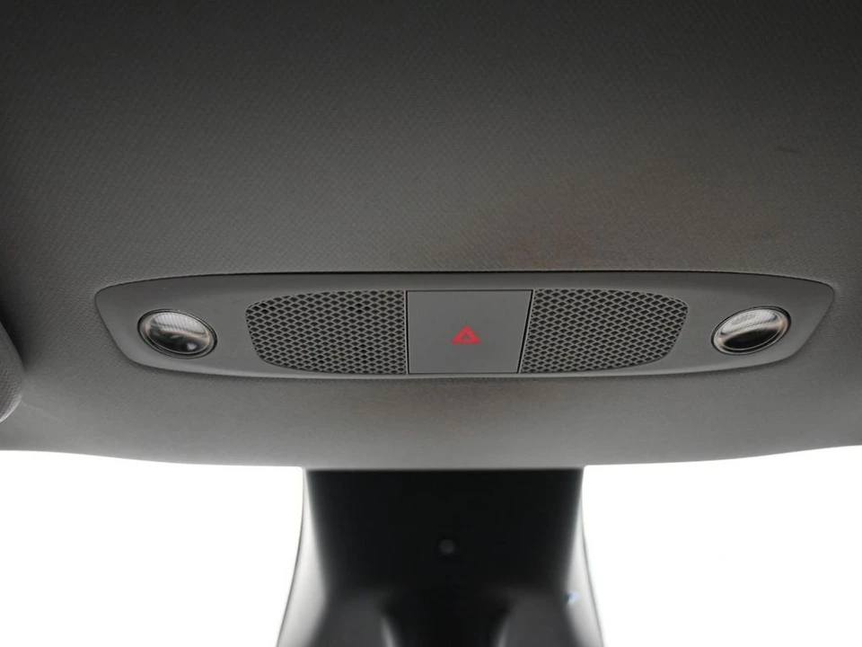 2023 Tesla Model Y - Image 18 of 21