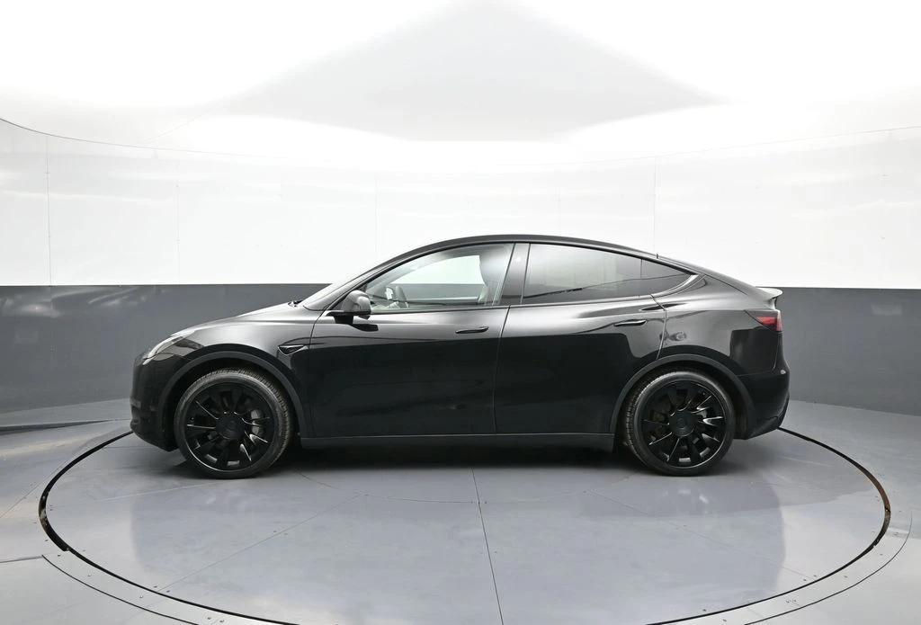 2023 Tesla Model Y - Image 9 of 21