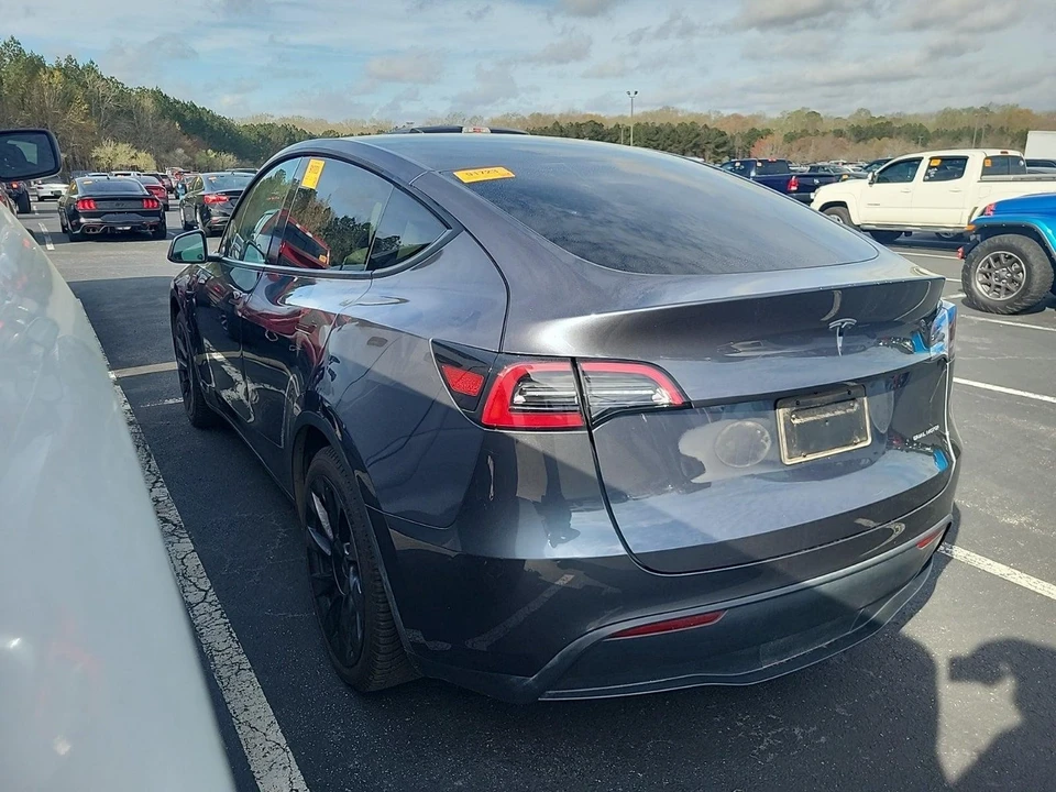 2023 Tesla Model Y - Image 4 of 7