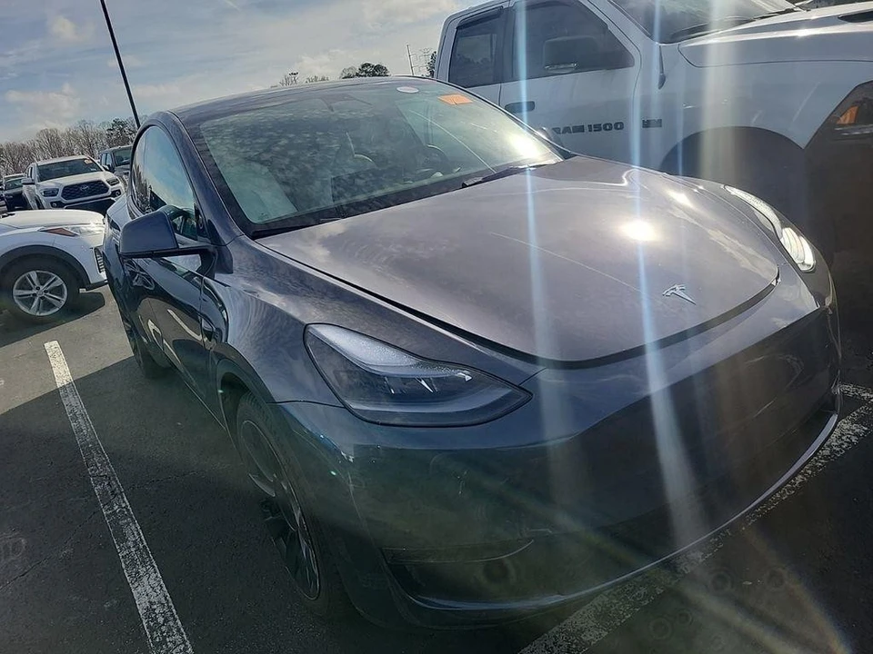 2023 Tesla Model Y - Image 4 of 8
