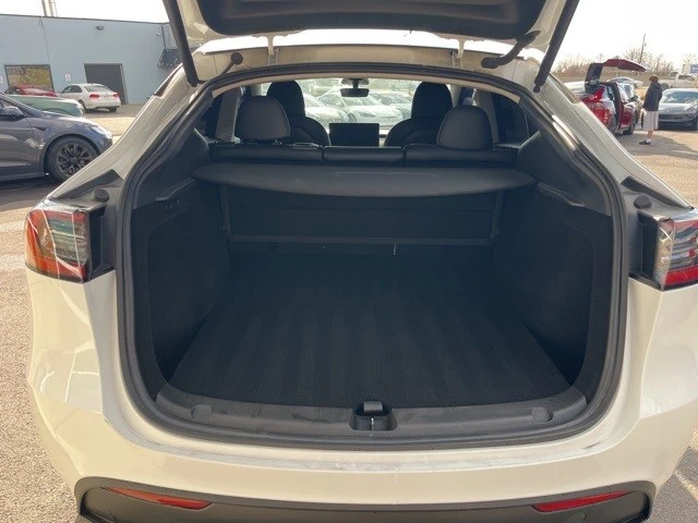 2023 Tesla Model Y - Image 16 of 21