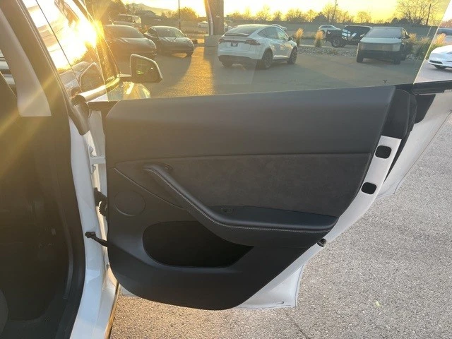 2023 Tesla Model Y - Image 19 of 21