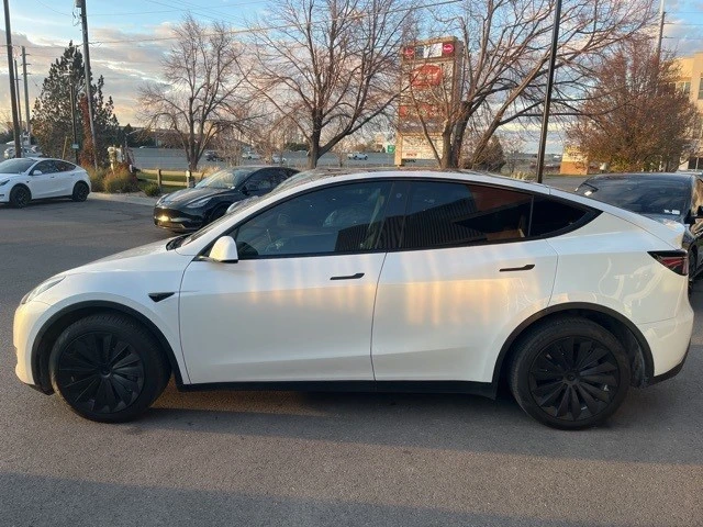 2023 Tesla Model Y - Image 5 of 21