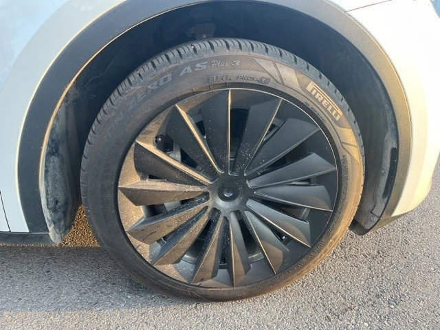 2023 Tesla Model Y - Image 10 of 21