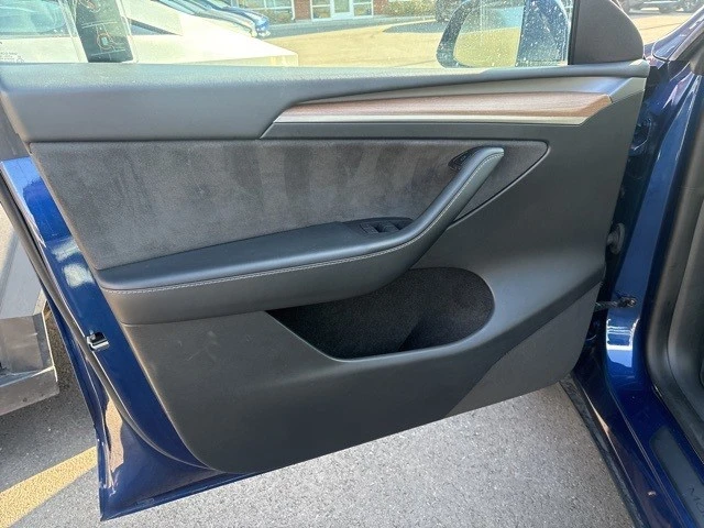 2023 Tesla Model Y - Image 11 of 21