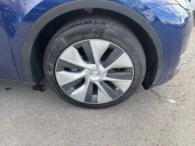 2023 Tesla Model Y - Image 9 of 21