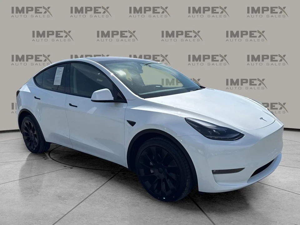 2023 Tesla Model Y - Image 7 of 31