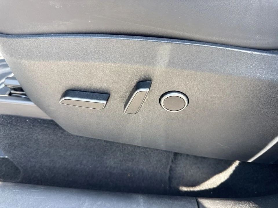 2023 Tesla Model Y - Image 10 of 31