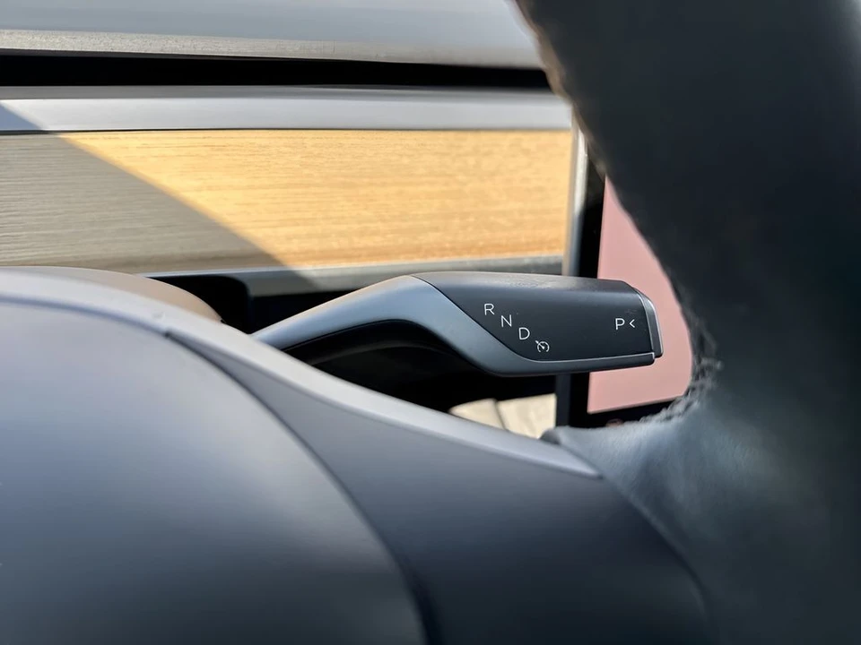 2023 Tesla Model Y - Image 18 of 31
