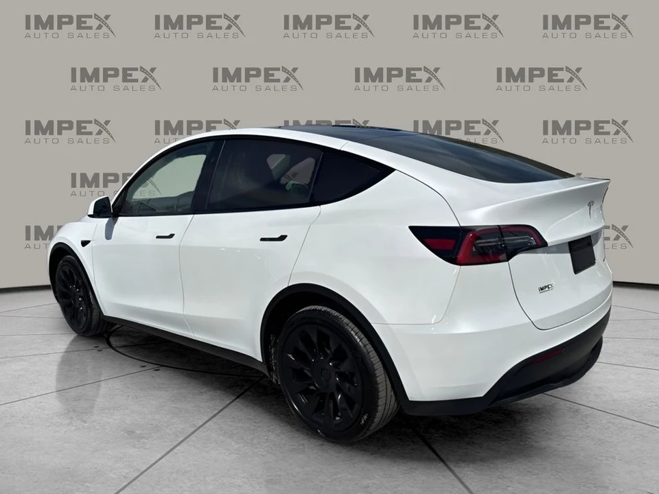 2023 Tesla Model Y - Image 3 of 31