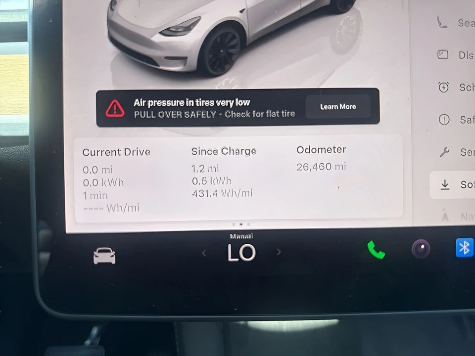 2023 Tesla Model Y - Image 27 of 31