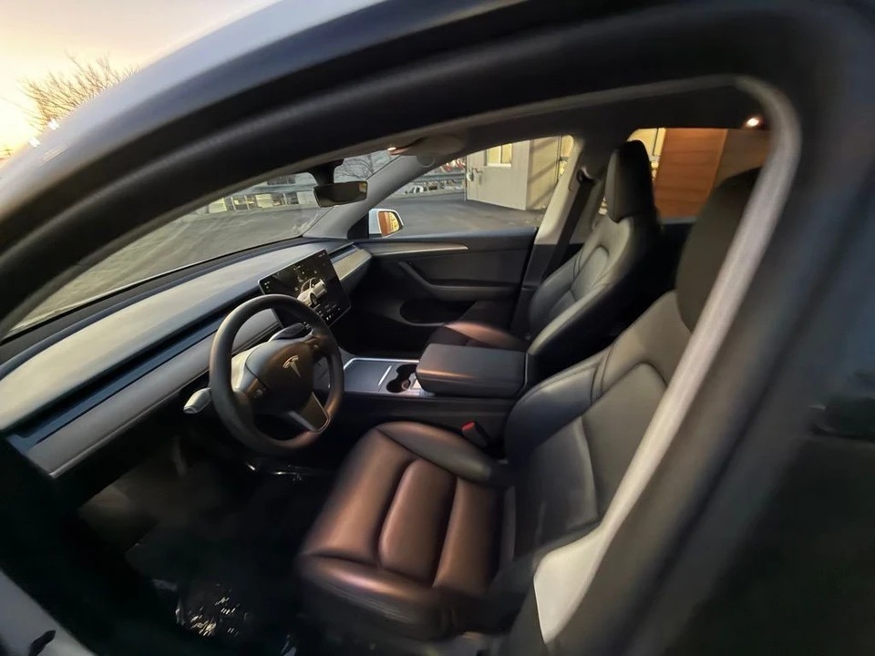 2023 Tesla Model Y - Image 7 of 14