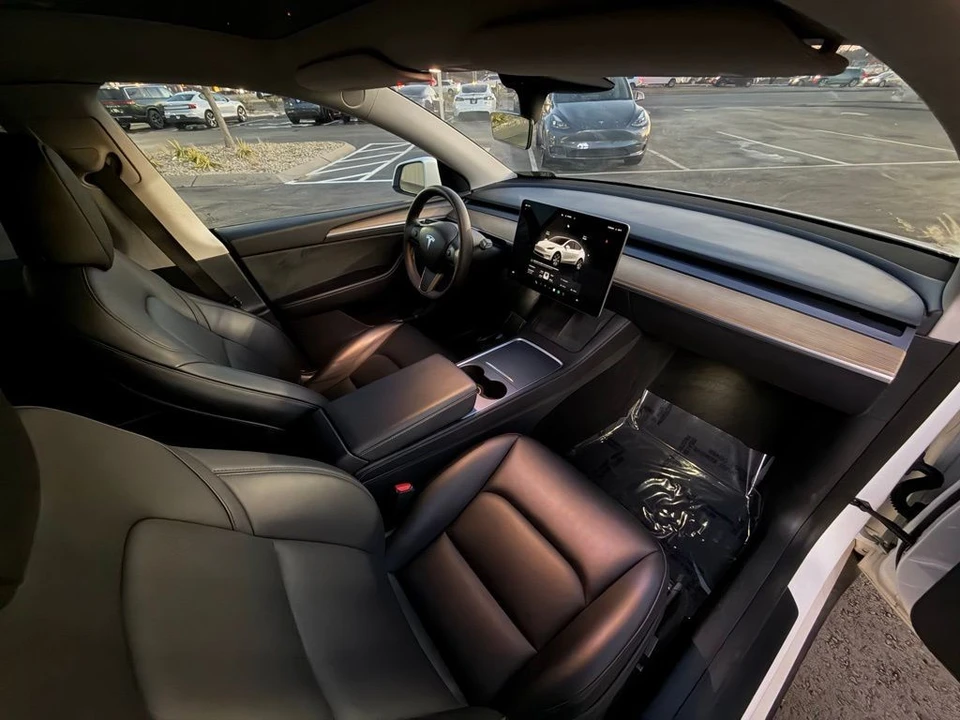 2023 Tesla Model Y - Image 11 of 14
