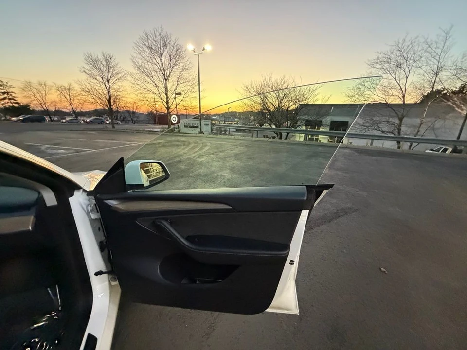 2023 Tesla Model Y - Image 10 of 14