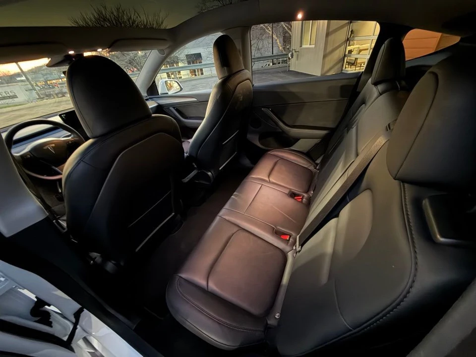 2023 Tesla Model Y - Image 9 of 14