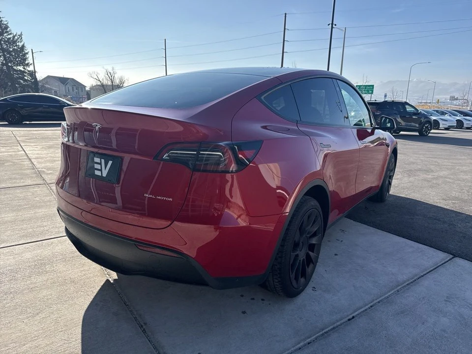 2023 Tesla Model Y - Image 7 of 21