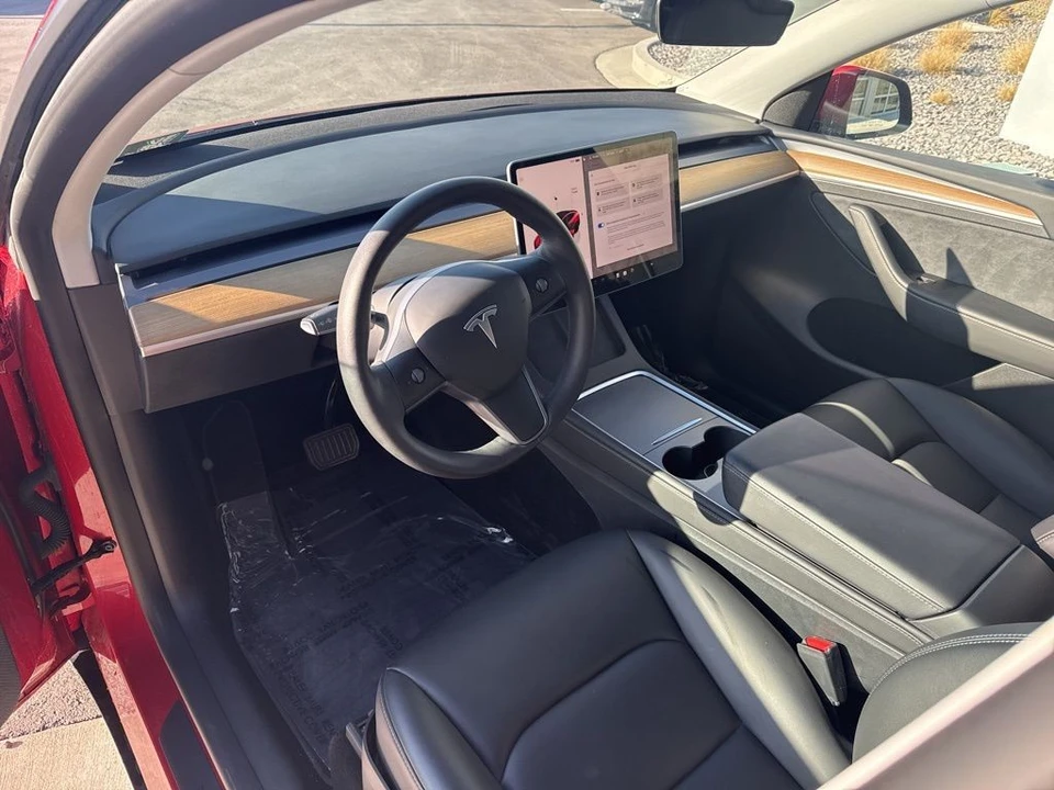 2023 Tesla Model Y - Image 11 of 21