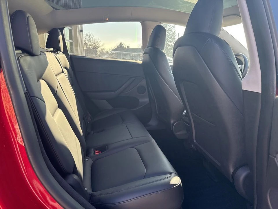 2023 Tesla Model Y - Image 19 of 21