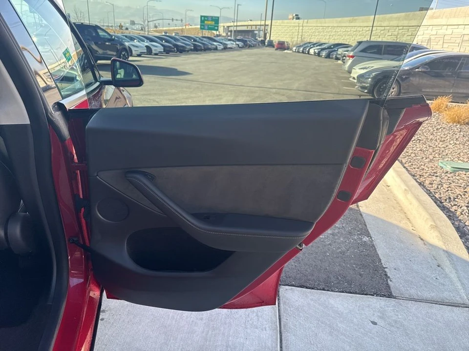 2023 Tesla Model Y - Image 17 of 21