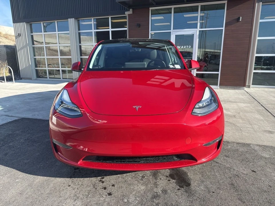 2023 Tesla Model Y - Image 2 of 21