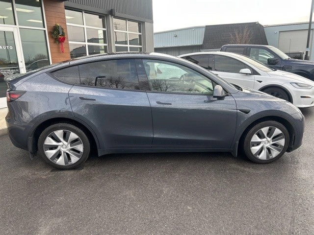 2023 Tesla Model Y - Image 9 of 21