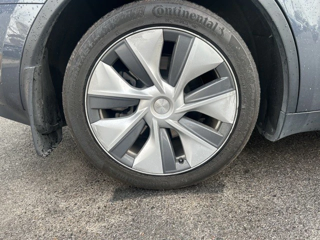 2023 Tesla Model Y - Image 10 of 21