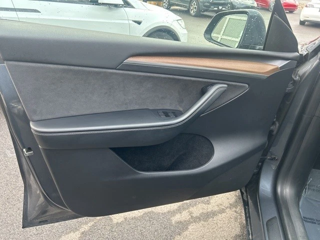 2023 Tesla Model Y - Image 11 of 21