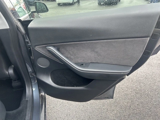 2023 Tesla Model Y - Image 18 of 21