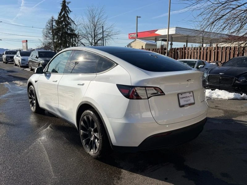 2023 Tesla Model Y - Image 7 of 12