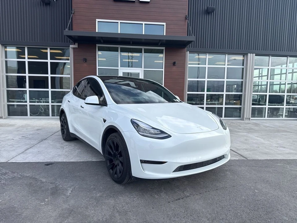 2023 Tesla Model Y - Image 2 of 21